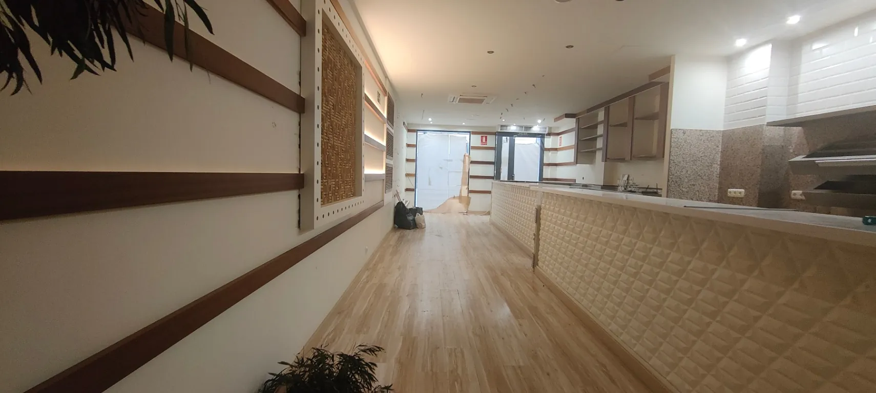 Exclusivo local comercial Denia. Marques de Campo.