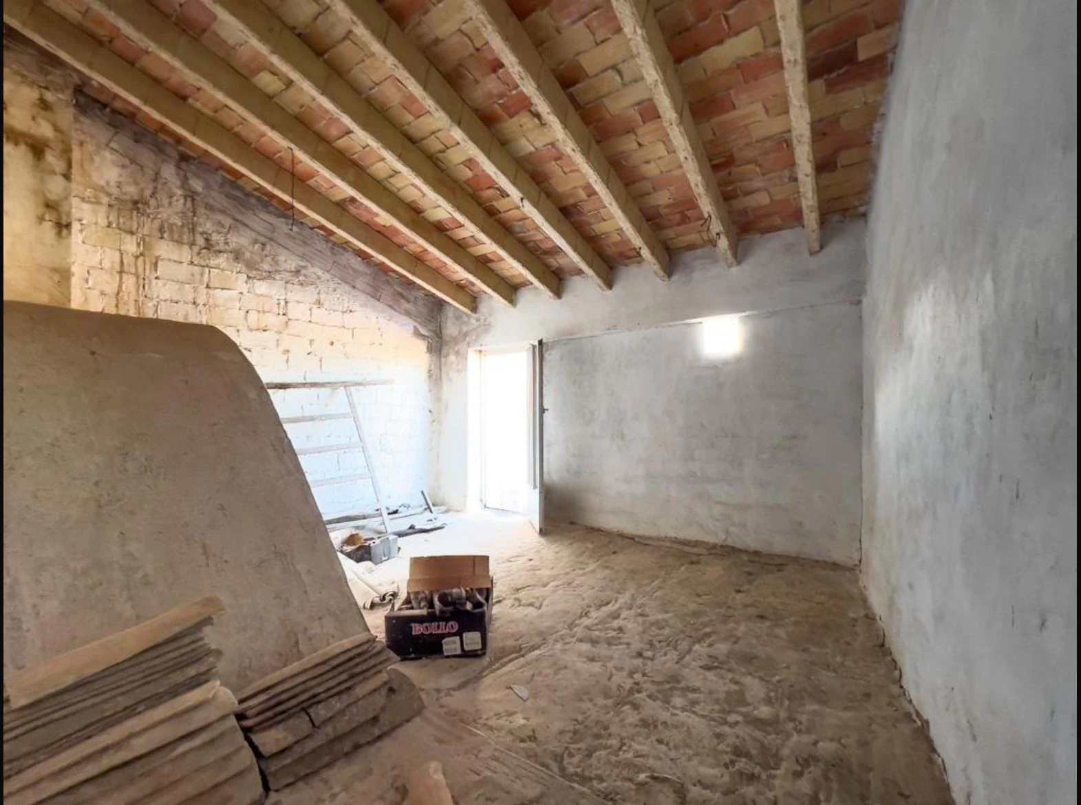 CASA DE PUEBLO POR REFORMAR CON DISEÑO IBICENCO A REALIZAR
