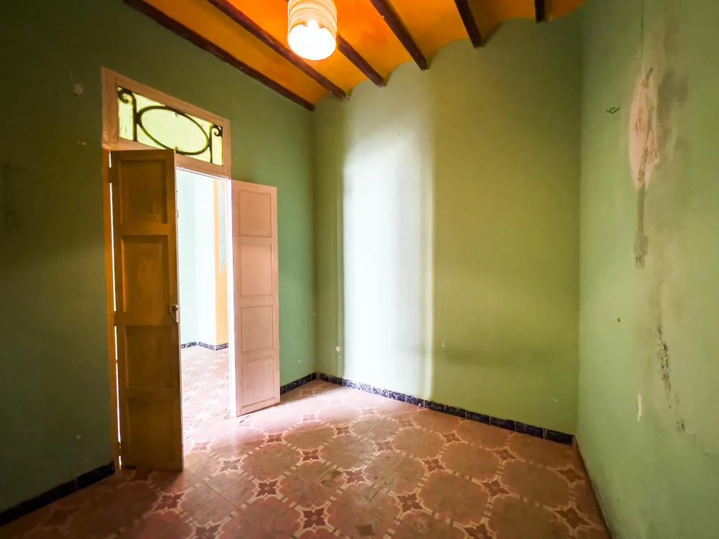 CASA DE PUEBLO POR REFORMAR CON DISEÑO IBICENCO A REALIZAR
