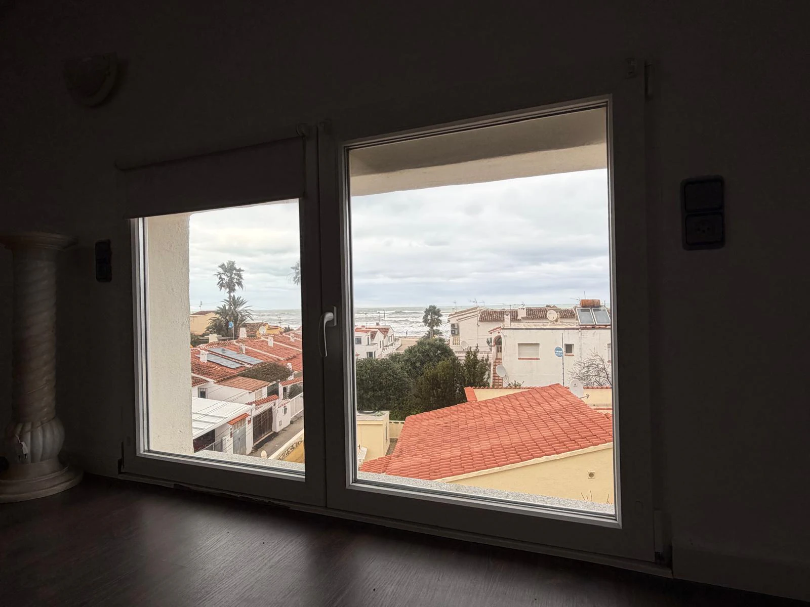 VENTA ADOSADO 3 DORMITORIOS EN PRIMERA LINEA