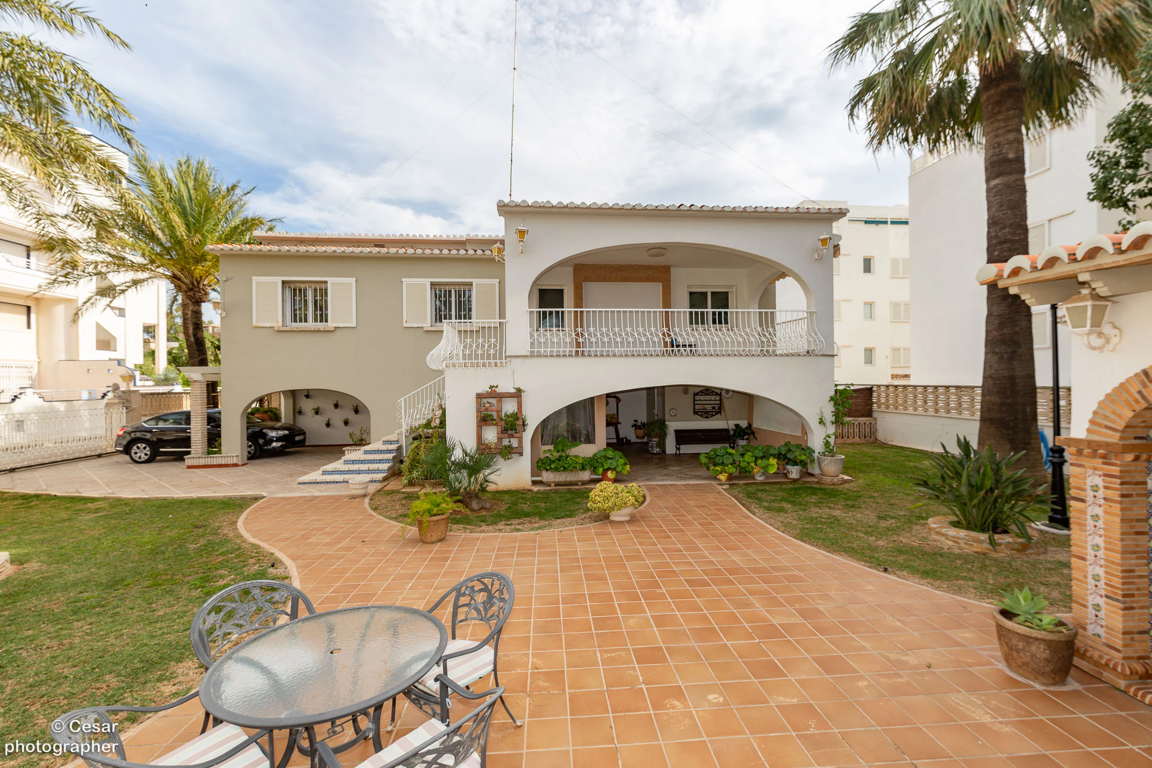 Chalet en venta en Primera Línea Marinas, Denia: 6 habitaciones, piscina privada.