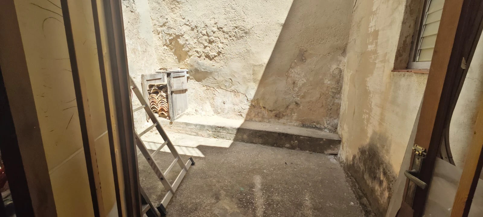 CASA DE PUEBLO para RECONSTRUIR hasta 414,25m2 "AL LADO C/ LORETO"