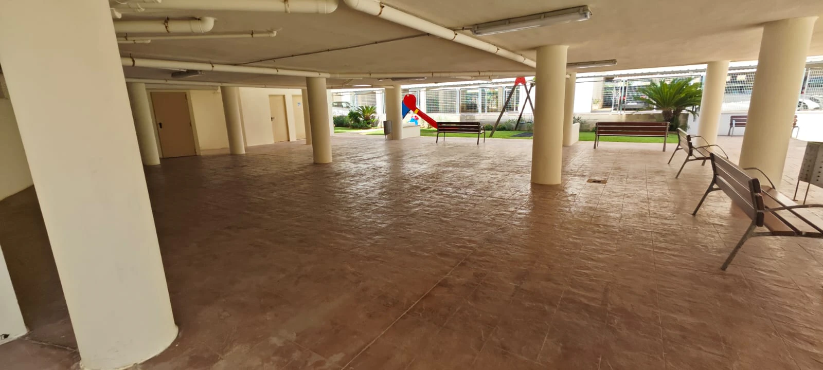 APARTAMENTO "ZONA" AVD. MIGUEL HERNANDEZ / CARRER DEL FURS / PLAZA BENIDORM
