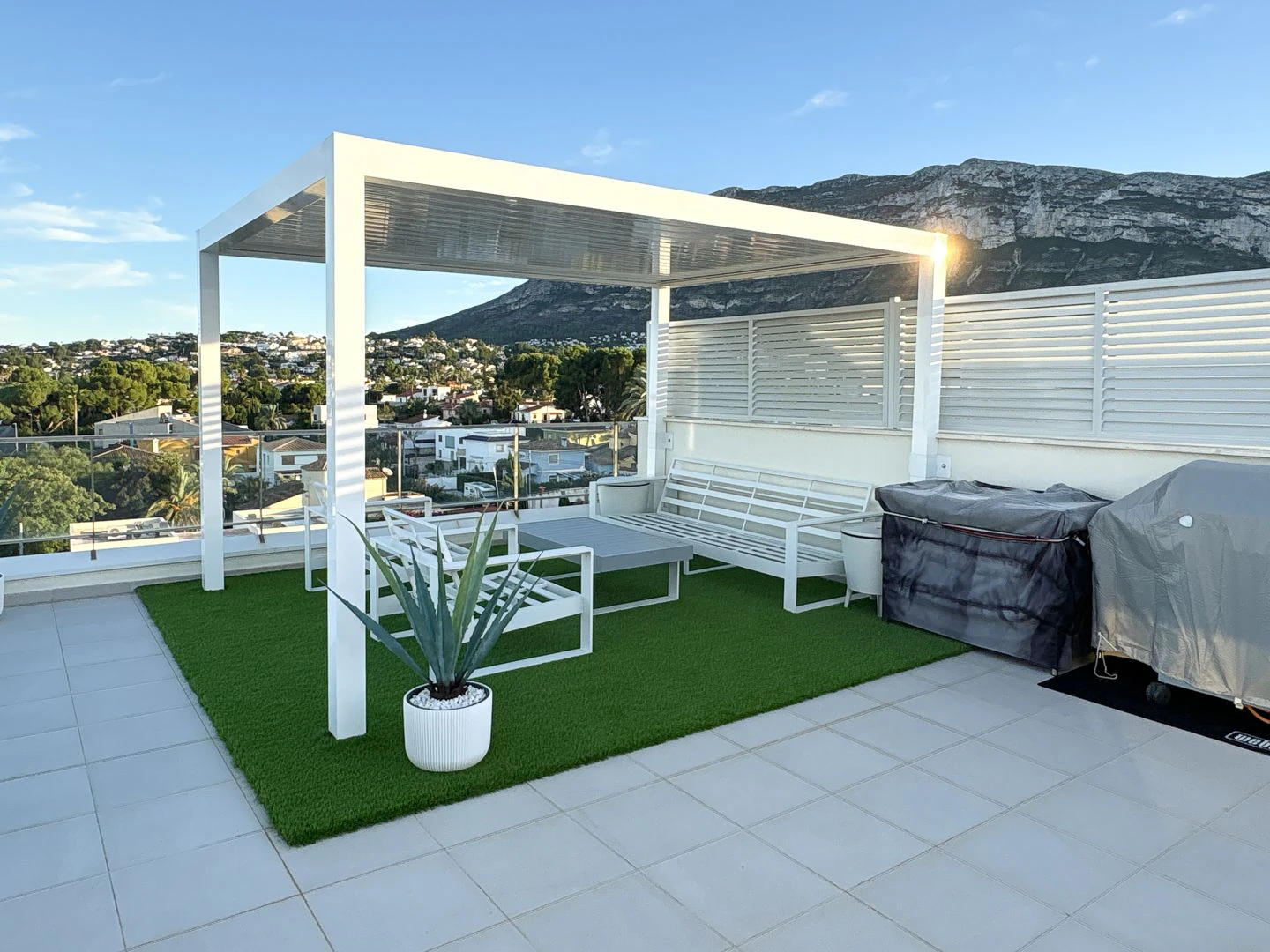 Precioso ático seminuevo en la zona del Club Náutico de Dénia.