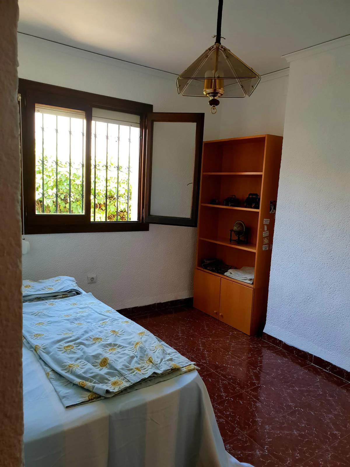 CASA DE CUATRO DORMITORIOS EN DENIA,MONTGO