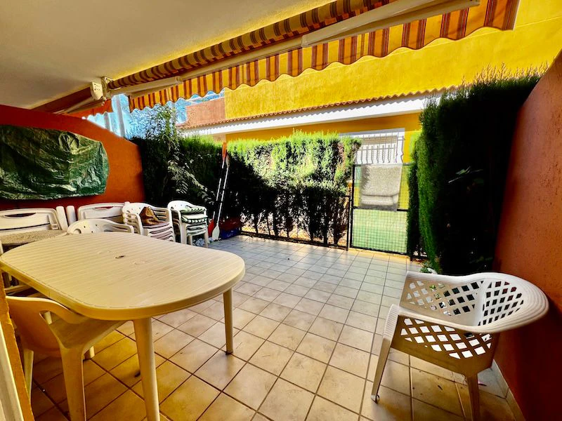 Bungalow en venta de 3 dormitorios en Denia, Alicante
