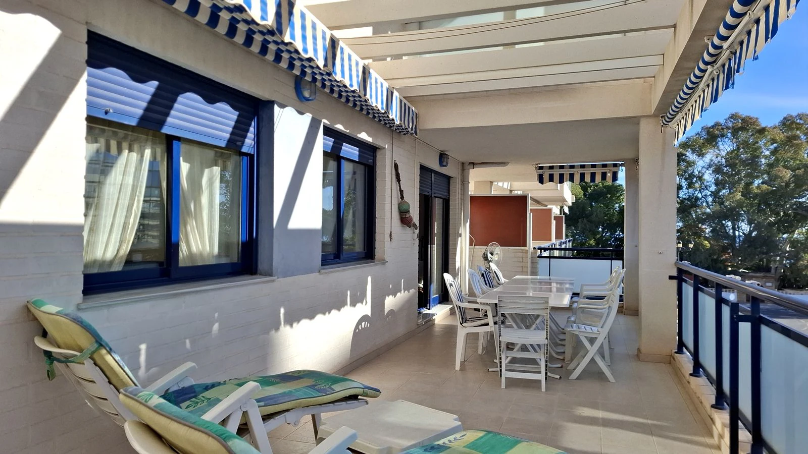APARTAMENTO CON VISTAS AL MAR Y AL MONTGÓ