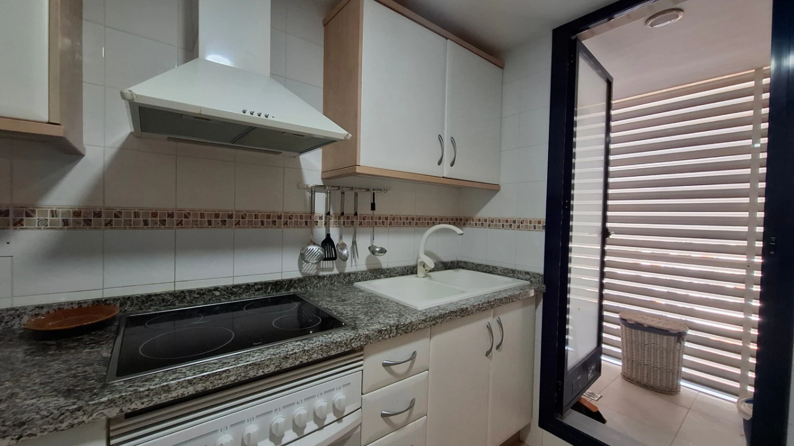 APARTAMENTO CON VISTAS AL MAR Y AL MONTGÓ