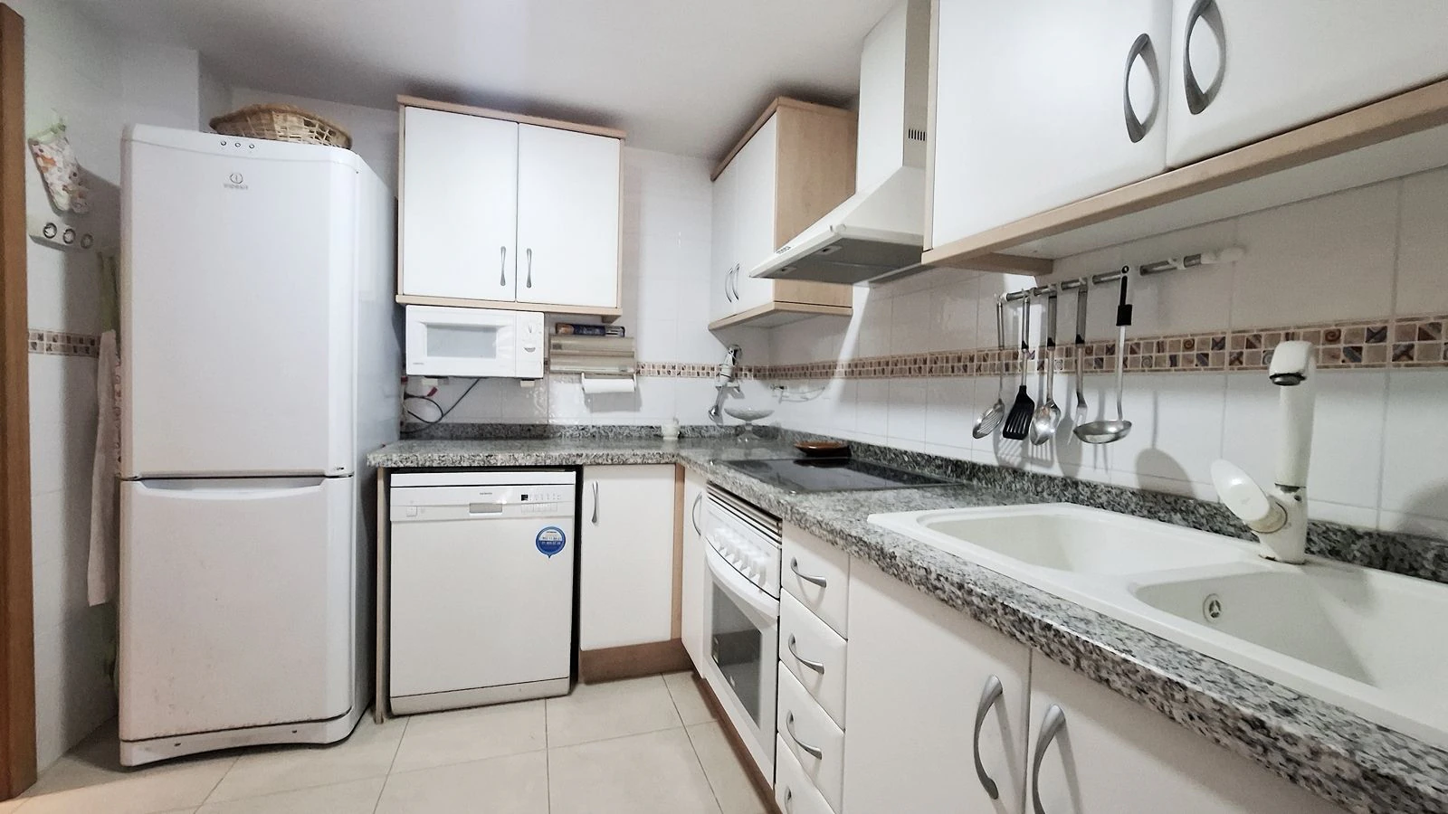 APARTAMENTO CON VISTAS AL MAR Y AL MONTGÓ