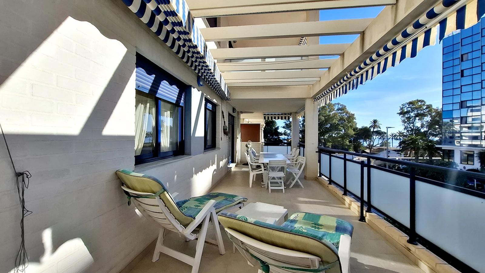 APARTAMENTO CON VISTAS AL MAR Y AL MONTGÓ
