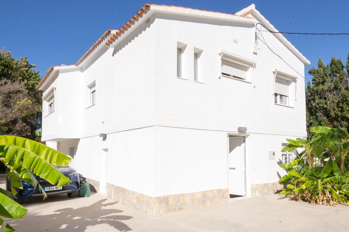 Gran villa de lujo en primera línea de playa de Dénia.
