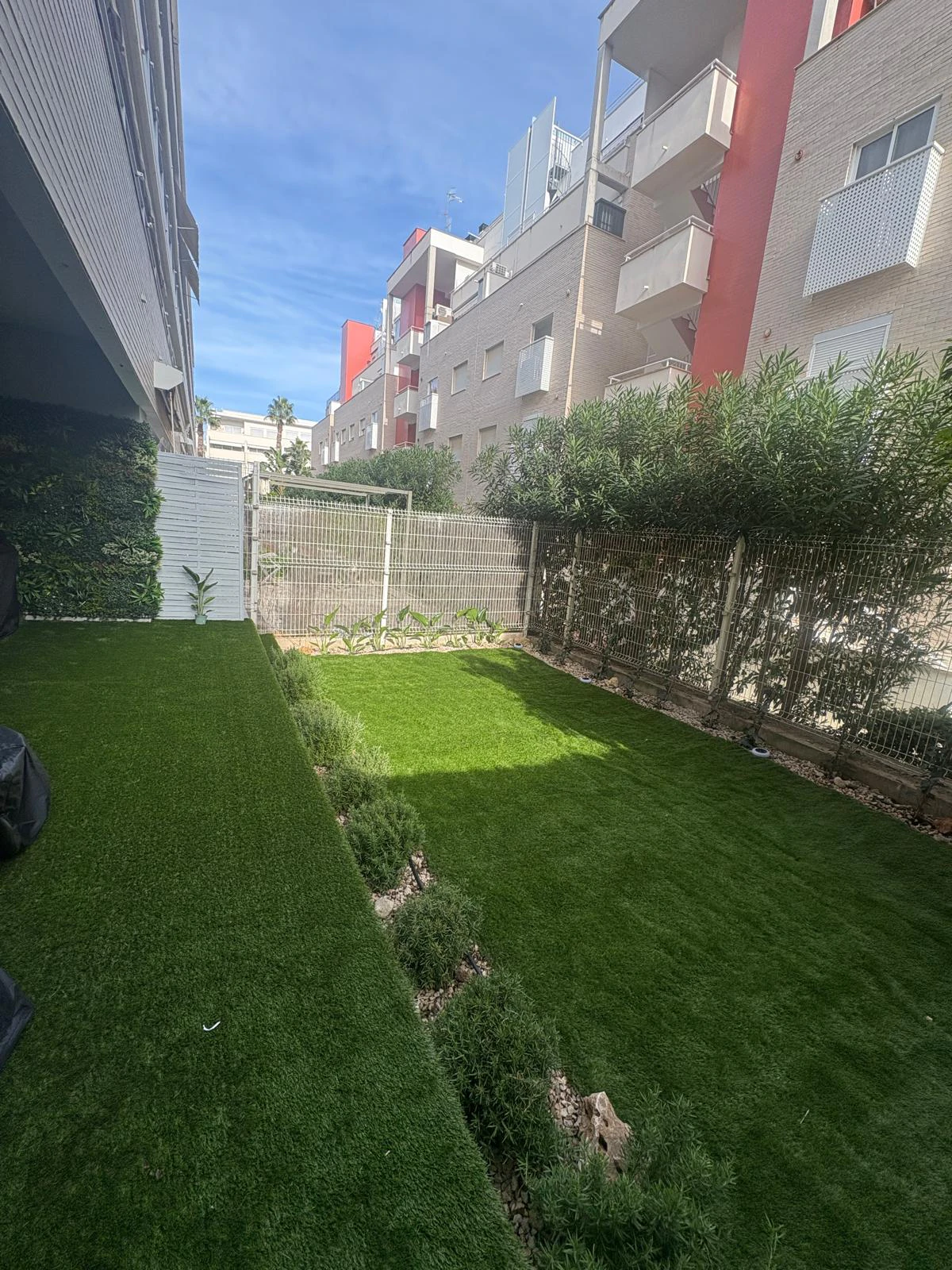 Apartamento reformado de 1 dormitorio en Denia con piscina comunitaria