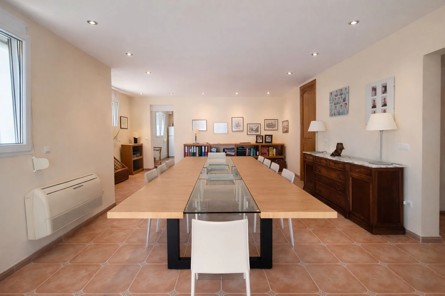 Villa de 3 dormitorios, apartamento de invitados y vistas al mar en el Montgó, Dénia
