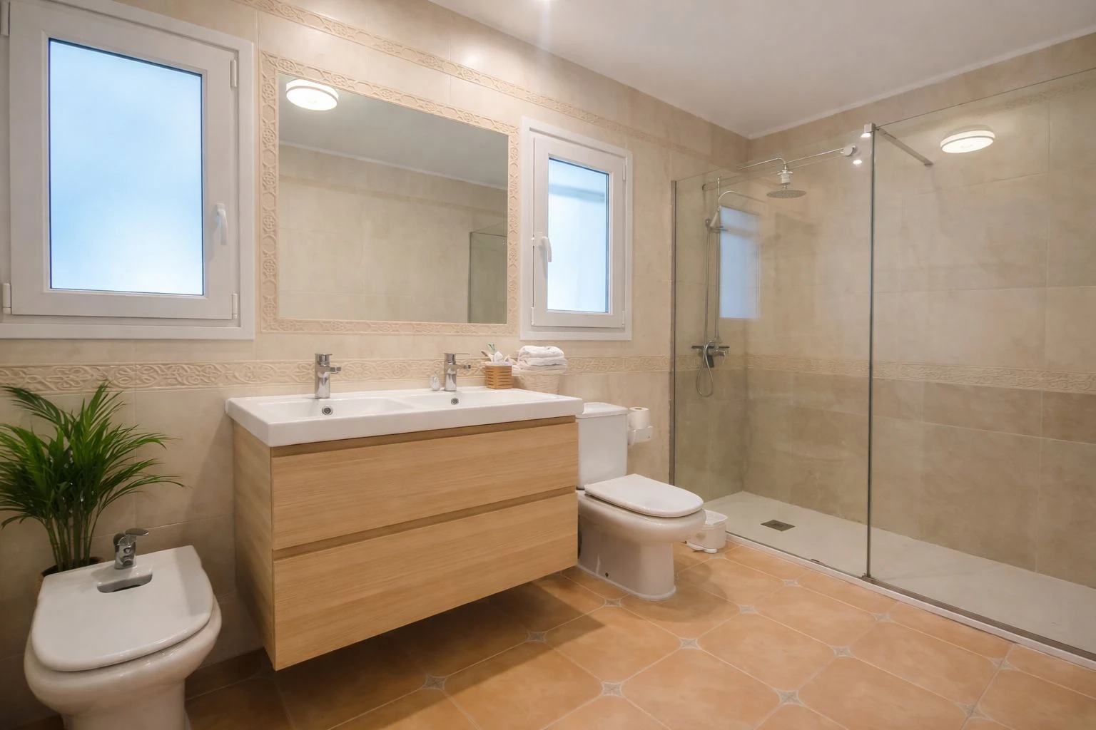 Villa de 3 dormitorios, apartamento de invitados y vistas al mar en el Montgó, Dénia