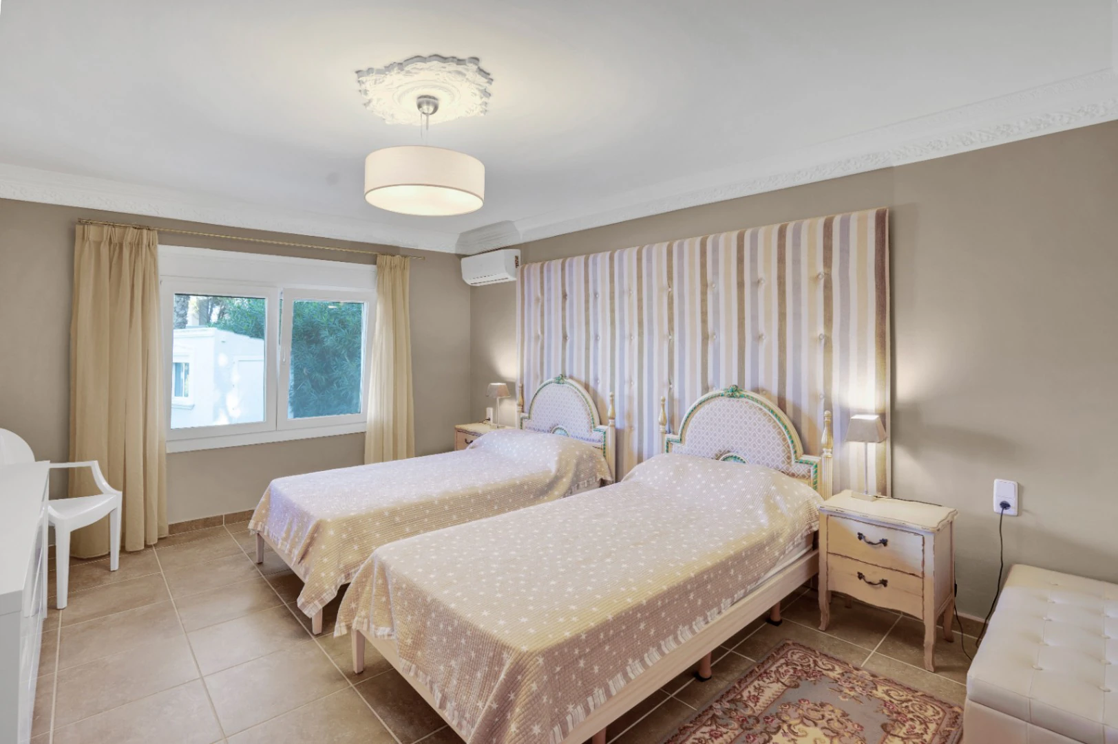 Villa exclusiva con vistas abiertas al mar, la montaña y el castillo de Dénia