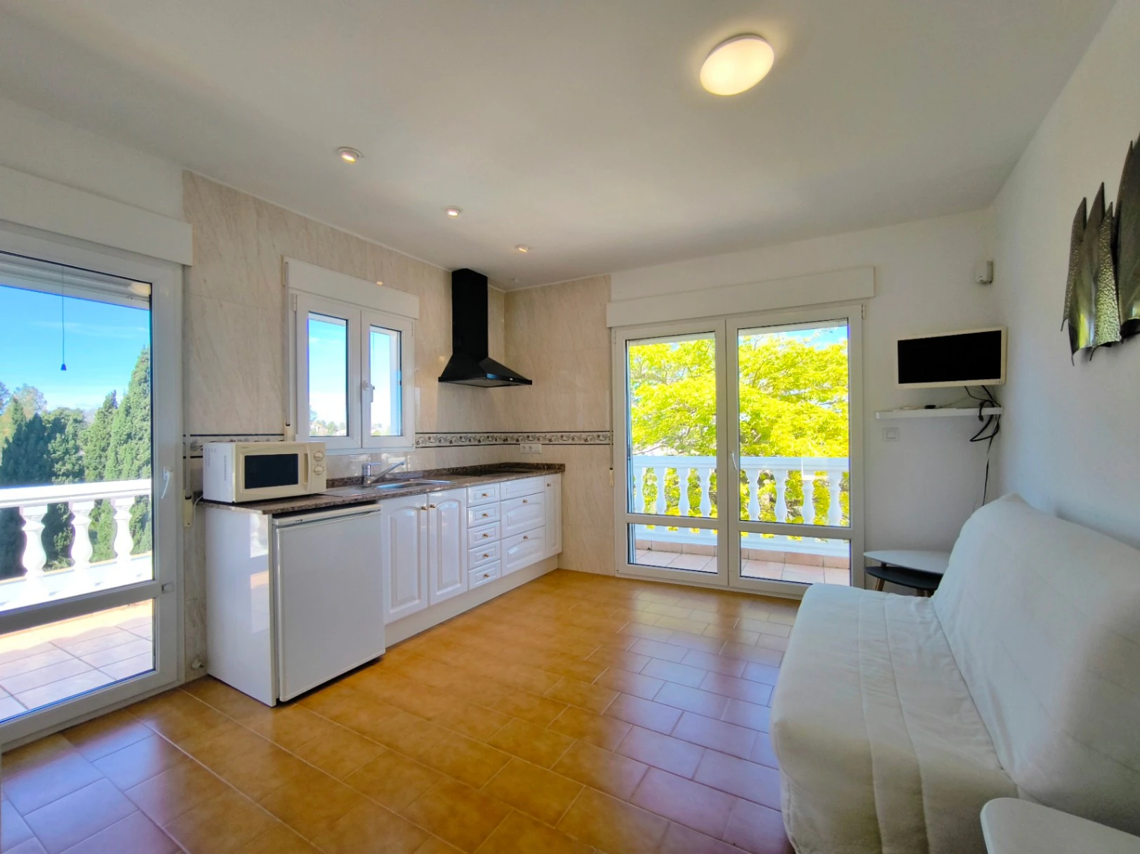 Villa con apartamento de invitados y vistas al mar en Dénia
