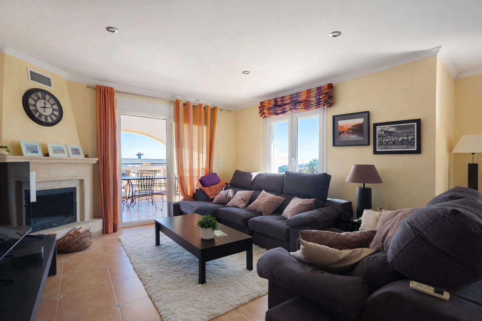 Villa de 3 dormitorios, apartamento de invitados y vistas al mar en el Montgó, Dénia