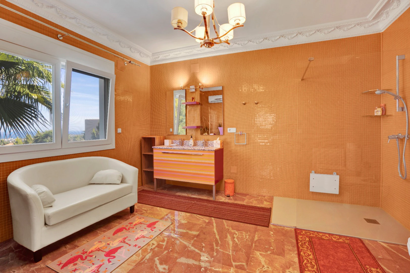 Villa exclusiva con vistas abiertas al mar, la montaña y el castillo de Dénia