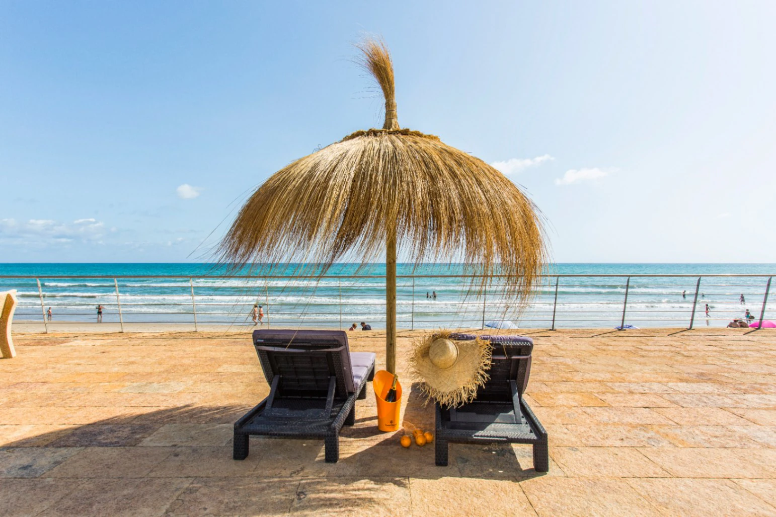 Espectacular casa en primera línea de playa – Un paraíso frente al mar
