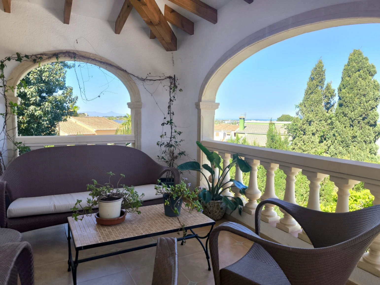Villa de 3 dormitorios, apartamento de invitados y vistas al mar en el Montgó, Dénia