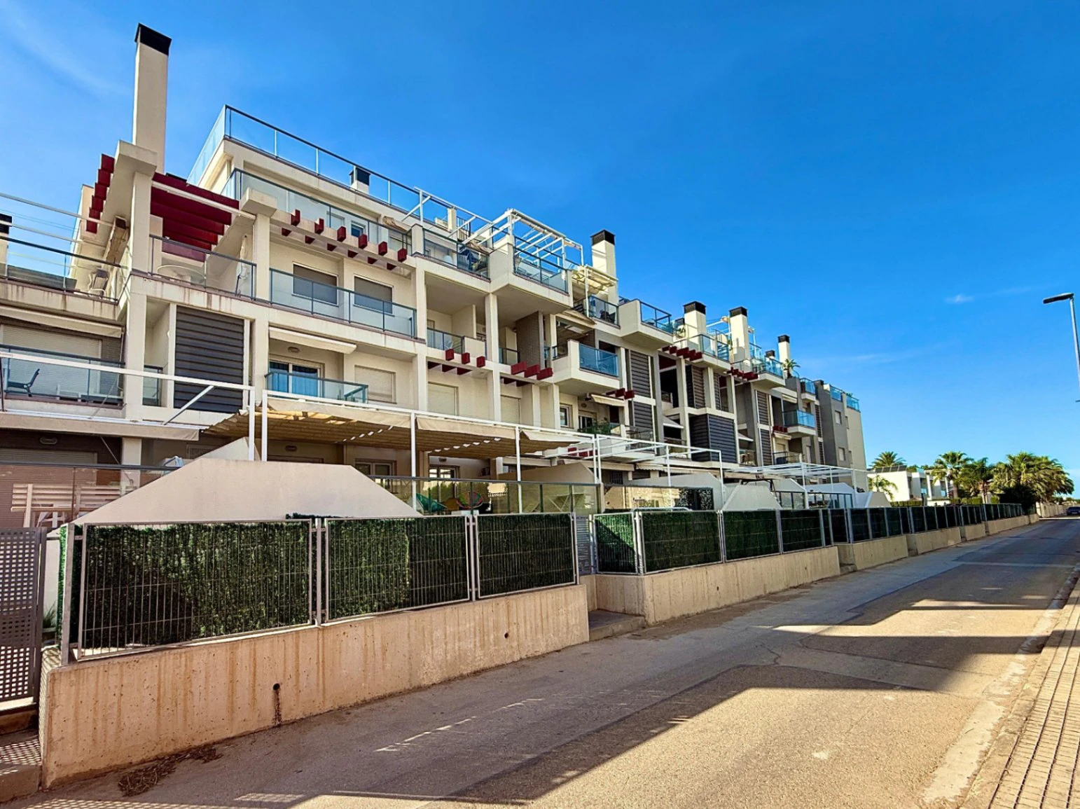 Apartamento en Denia a 750m de la ciudad y en segunda linea de playa, olvidate del coche!