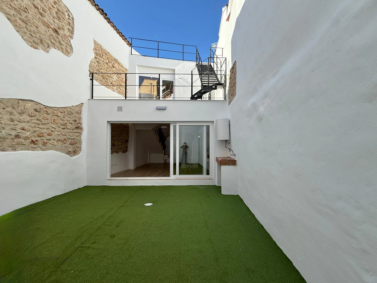 Gran casa de pueblo de tres dormitorios en Pedreguer