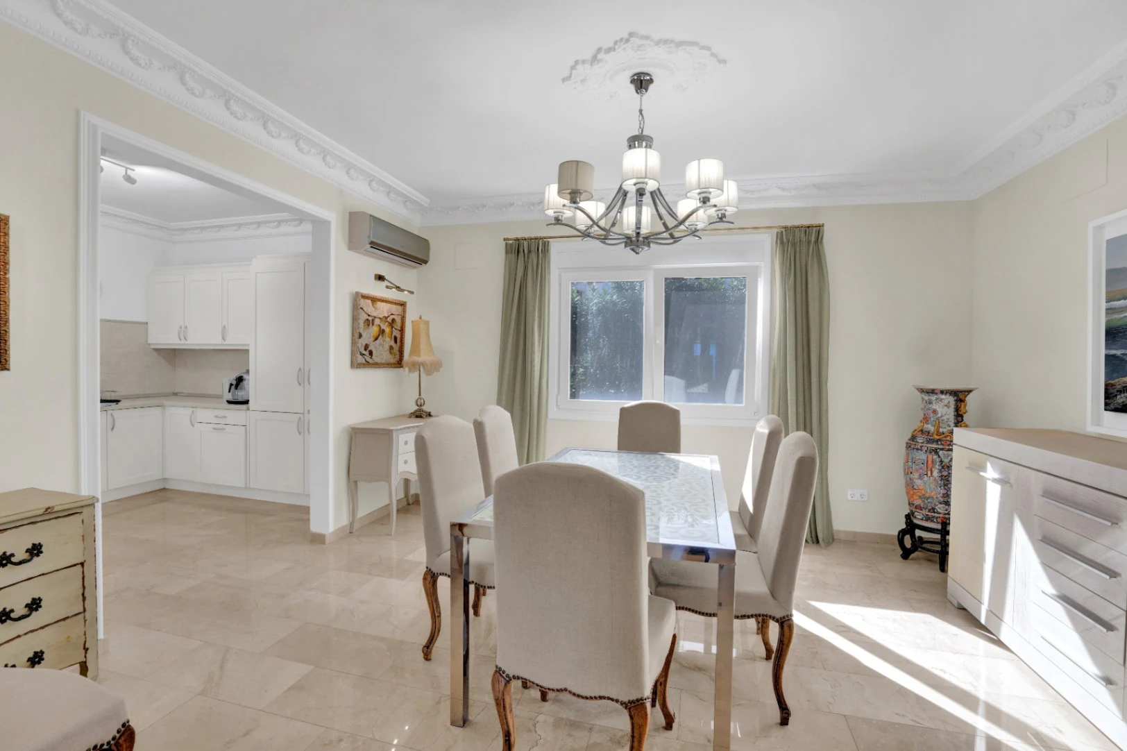 Villa exclusiva con vistas abiertas al mar, la montaña y el castillo de Dénia