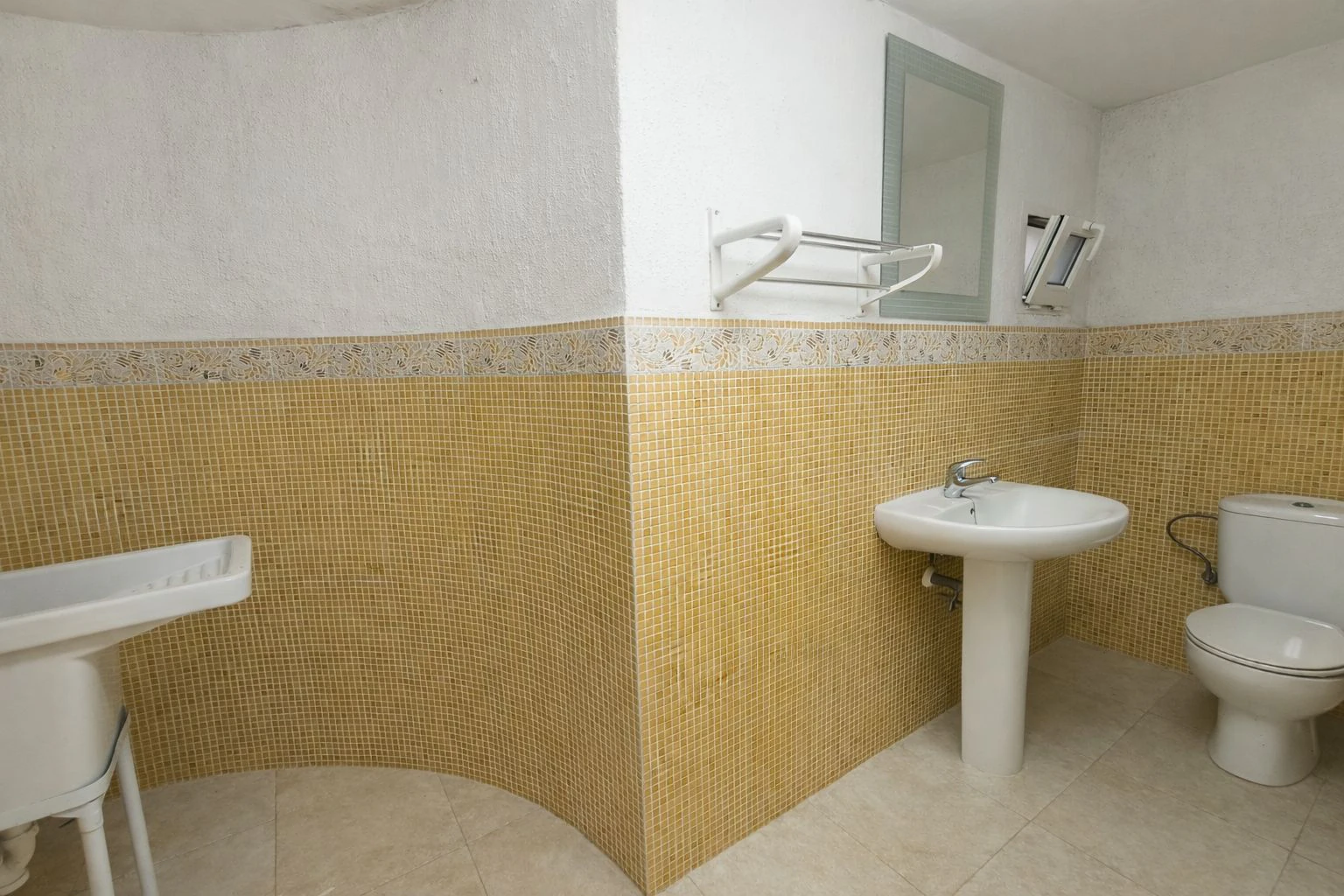 Villa de 3 dormitorios, apartamento de invitados y vistas al mar en el Montgó, Dénia
