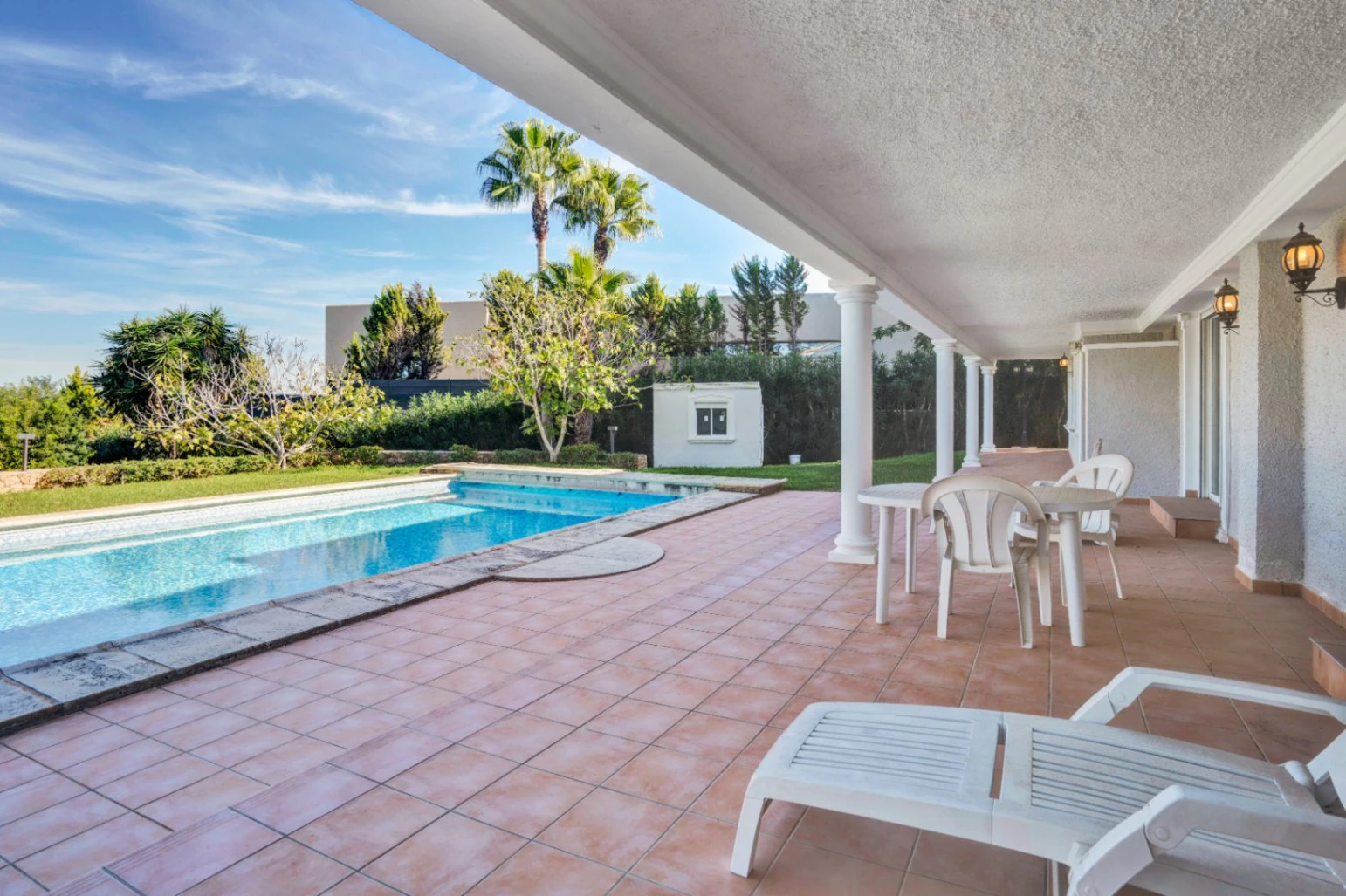 Villa exclusiva con vistas abiertas al mar, la montaña y el castillo de Dénia