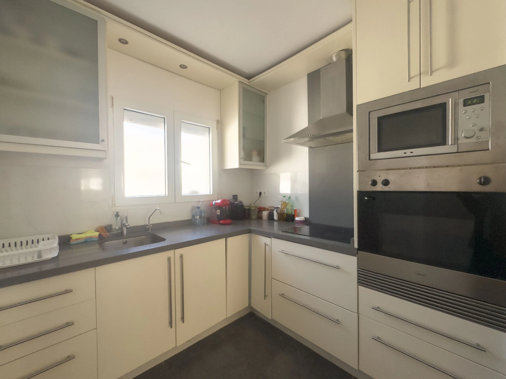 Chalet estilo moderno en venta en Denia con 5 dormitorios y piscina privada