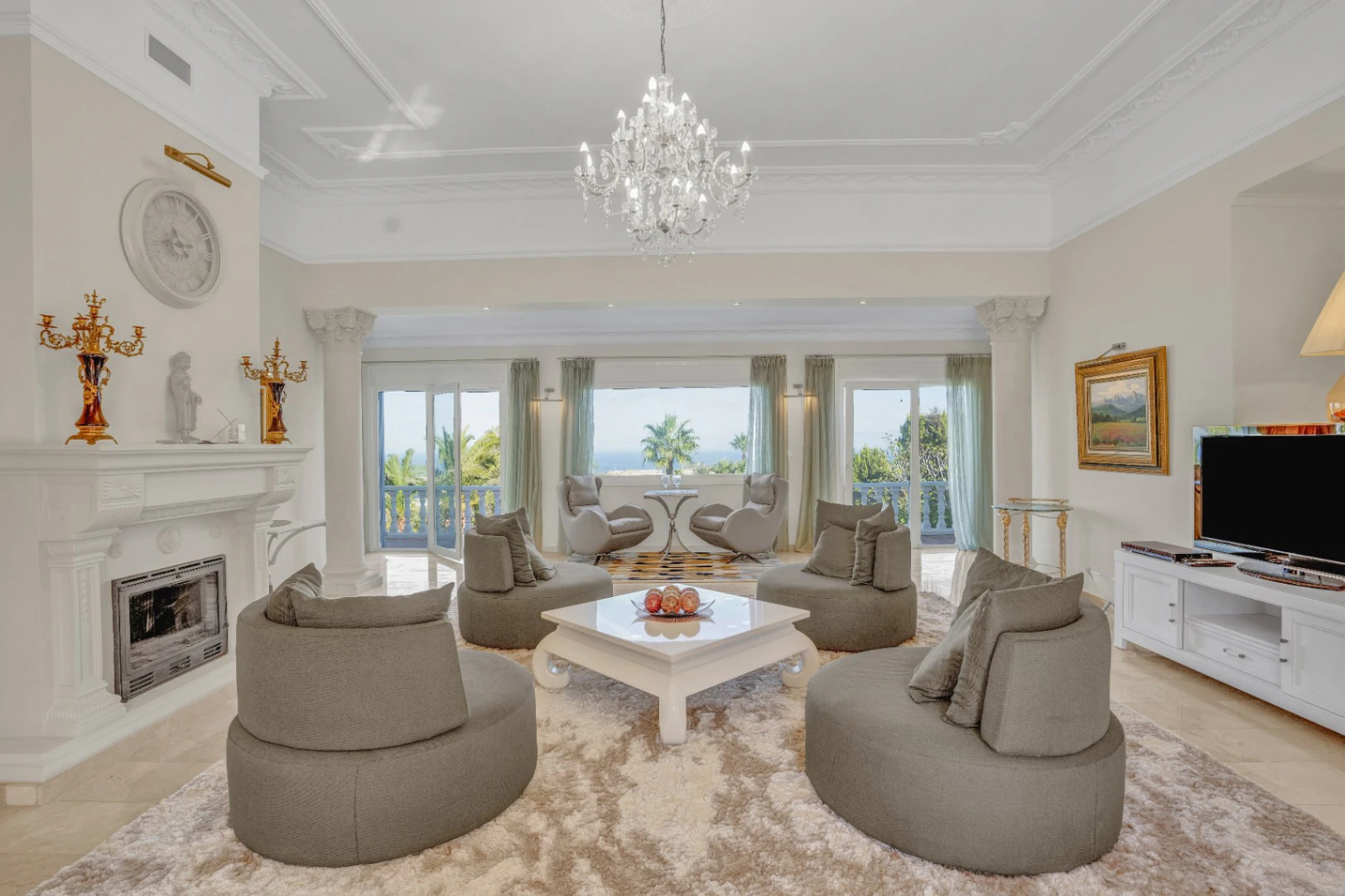 Villa exclusiva con vistas abiertas al mar, la montaña y el castillo de Dénia