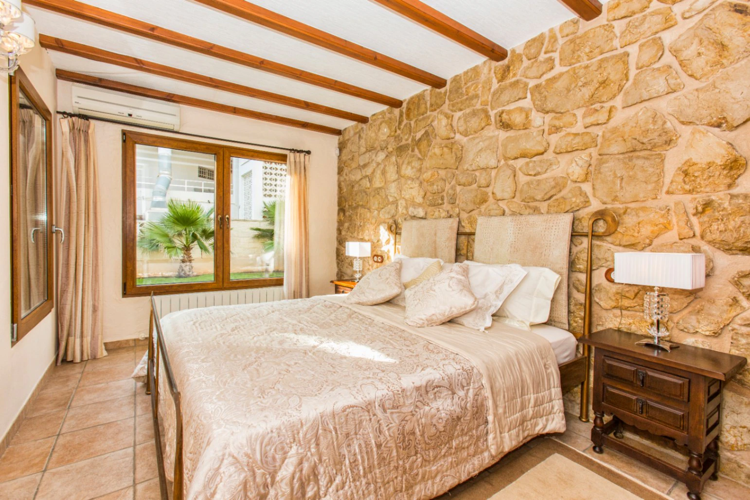 Espectacular casa en primera línea de playa – Un paraíso frente al mar