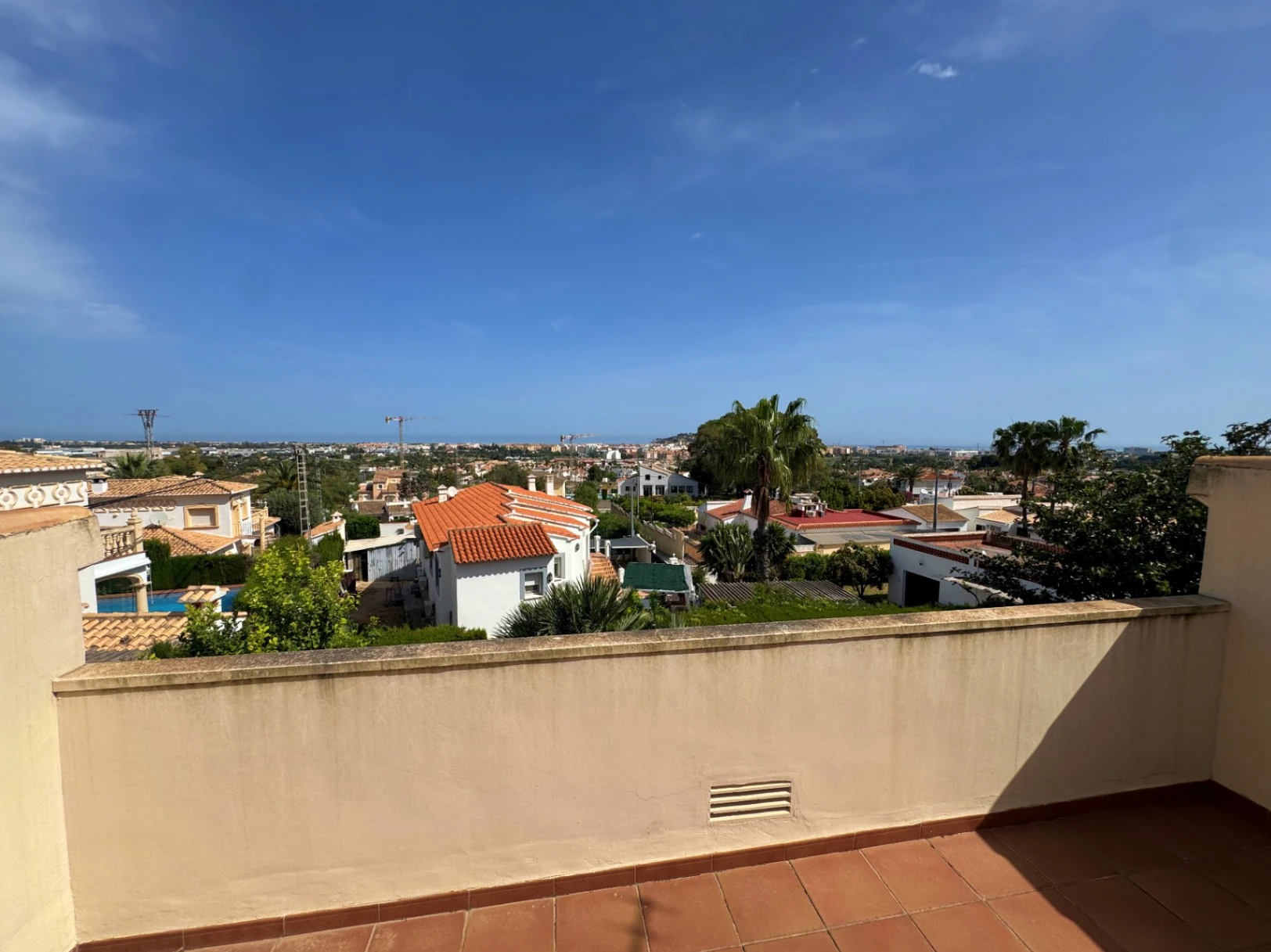 Chalet en venta en Denia, con preciosas vistas al mar y al montgó