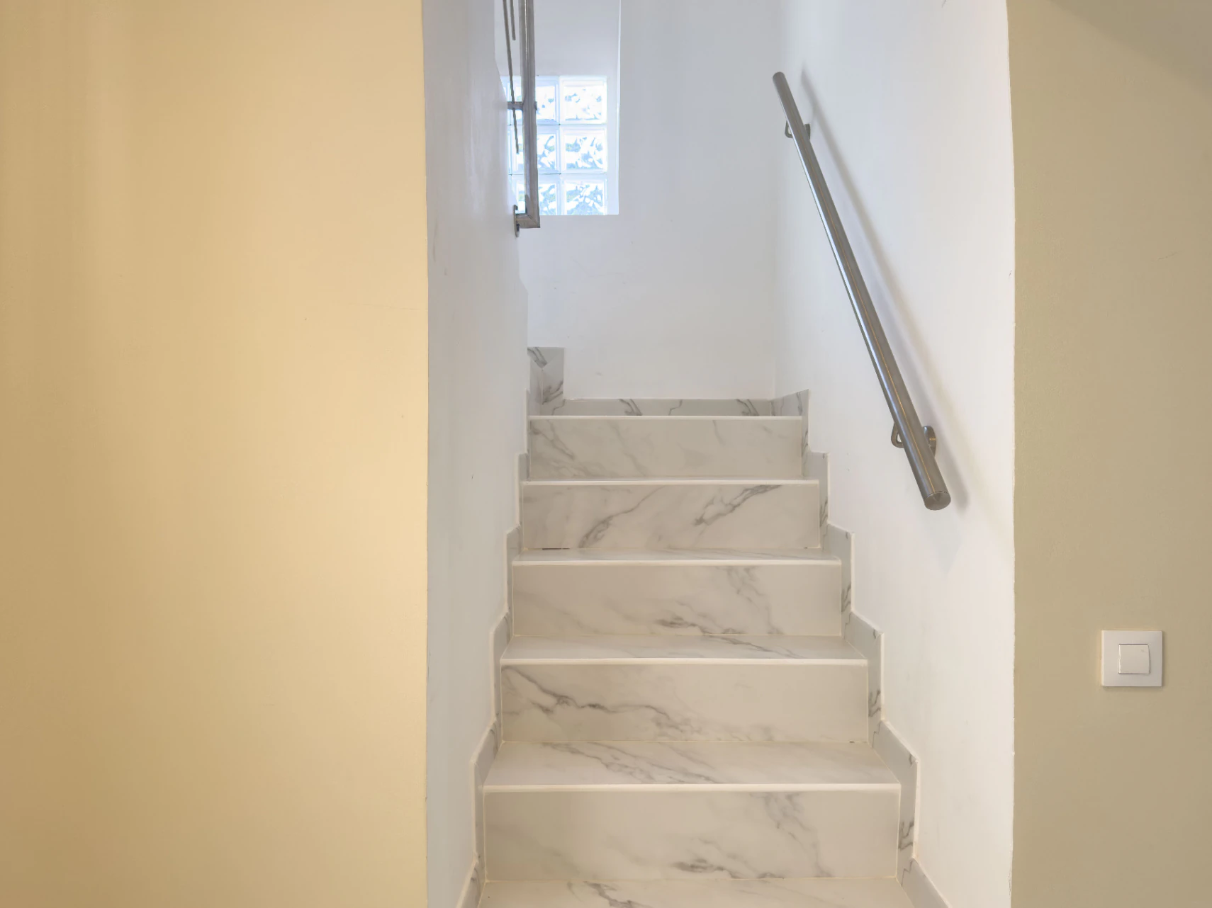 Chalet estilo moderno en venta en Denia con 5 dormitorios y piscina privada