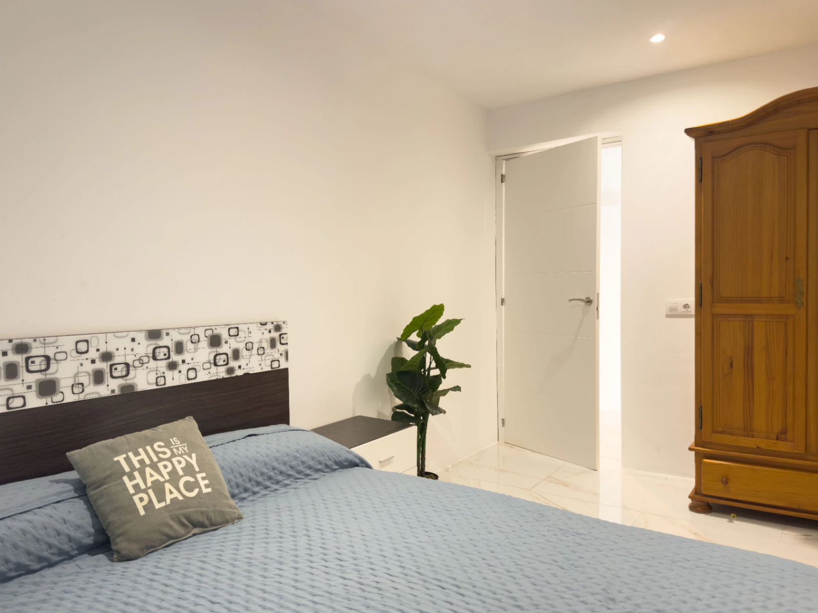 Chalet estilo moderno en venta en Denia con 5 dormitorios y piscina privada