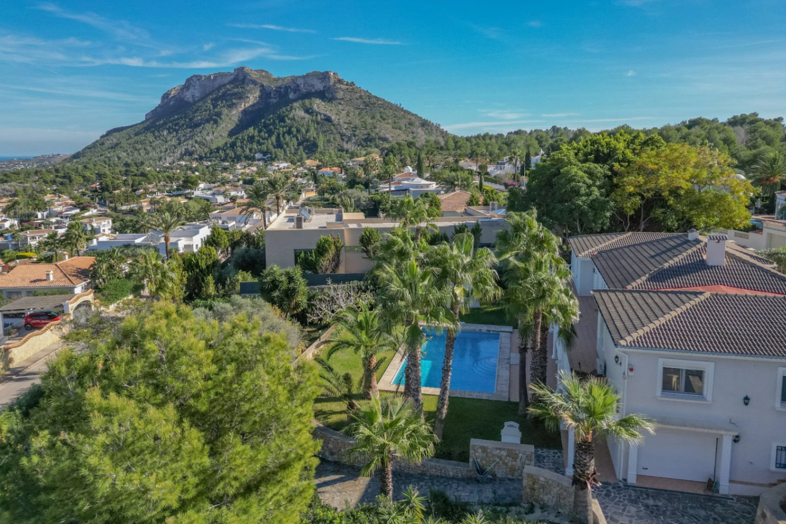 Villa exclusiva con vistas abiertas al mar, la montaña y el castillo de Dénia