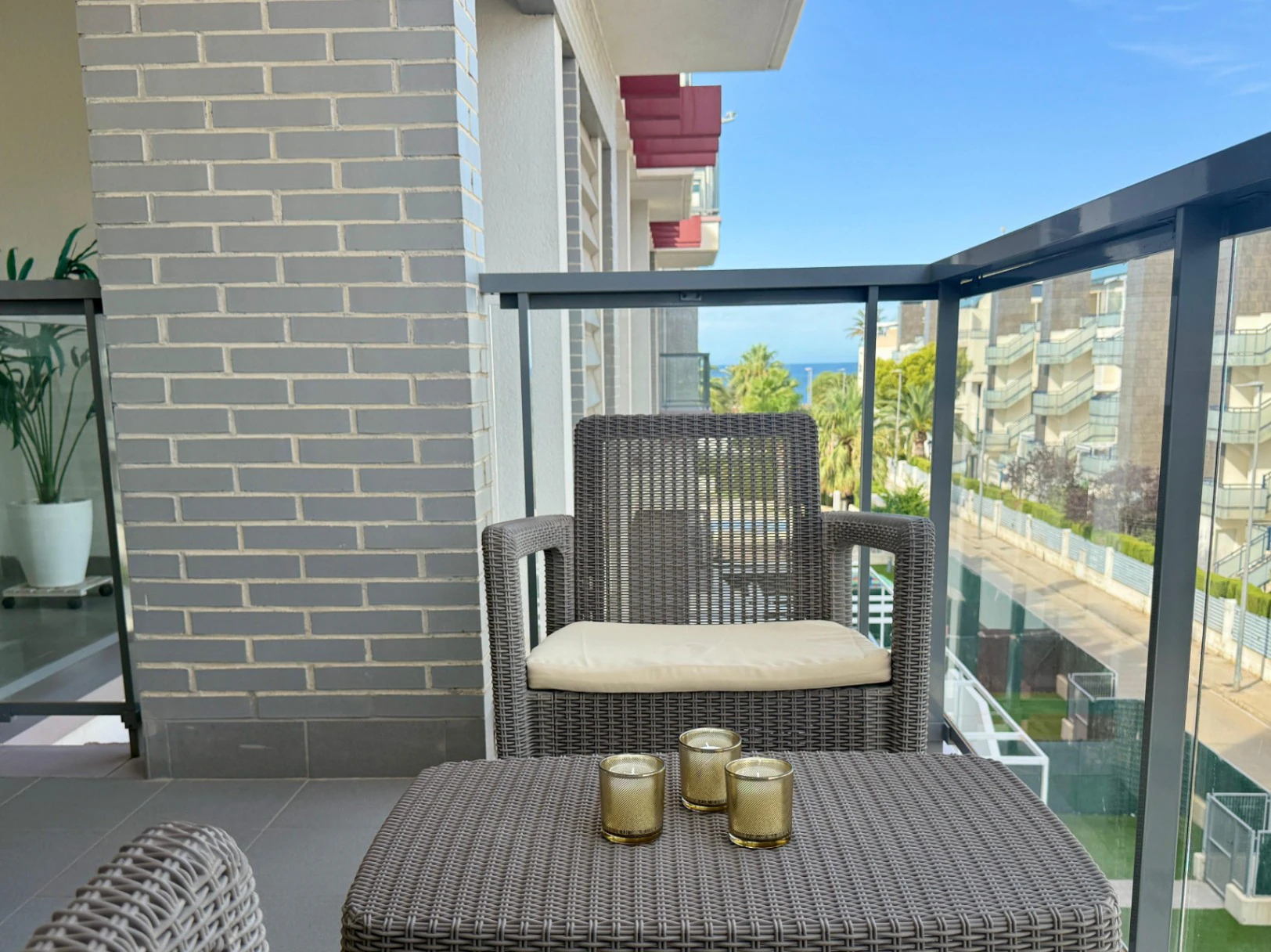 Apartamento en Denia a 750m de la ciudad y en segunda linea de playa, olvidate del coche!