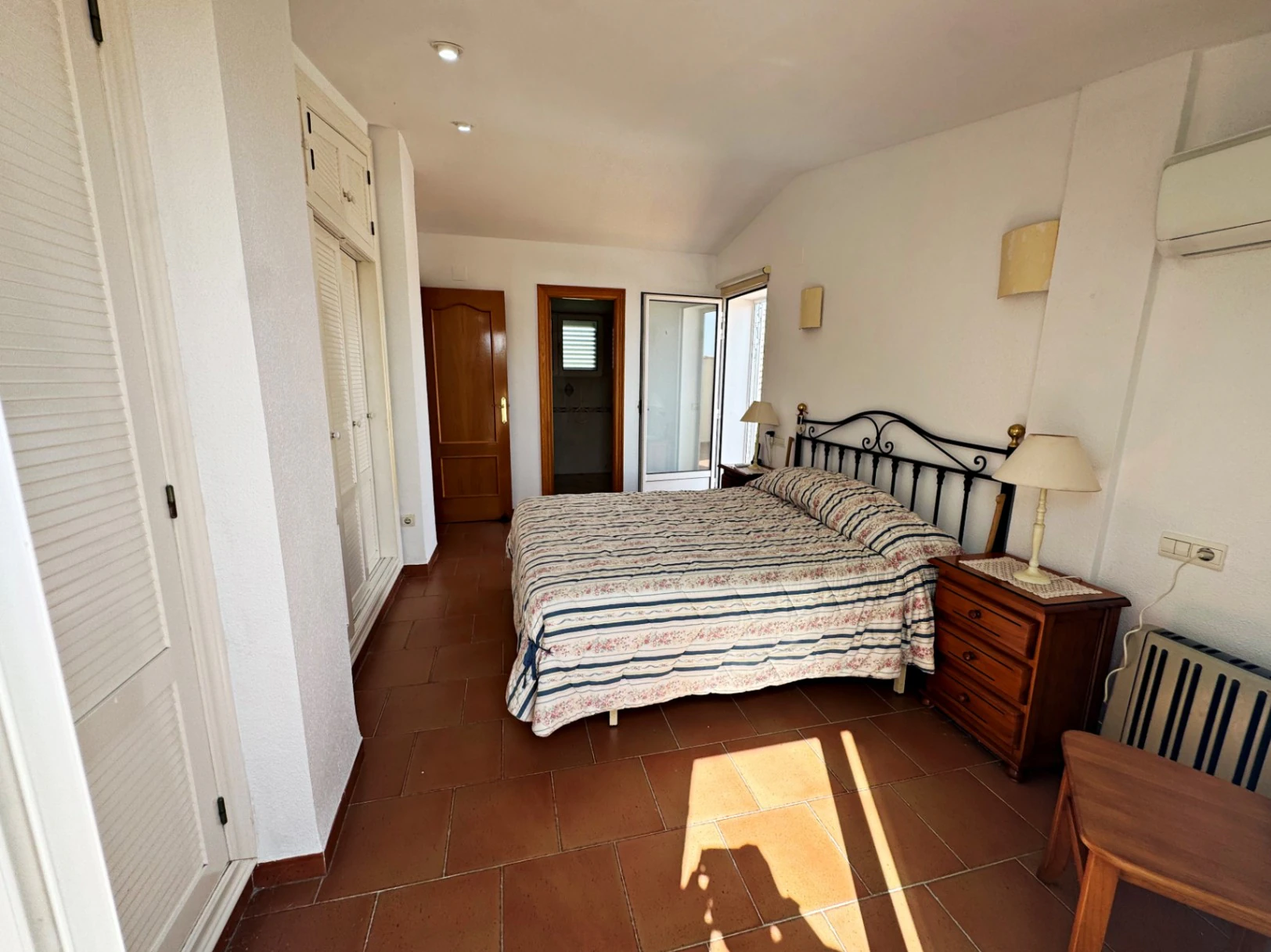 Chalet en venta en Denia, con preciosas vistas al mar y al montgó