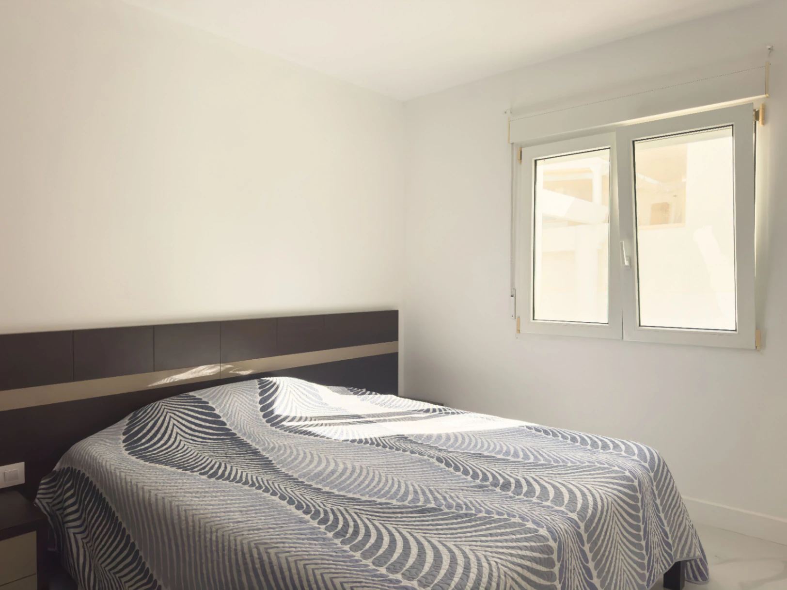 Chalet estilo moderno en venta en Denia con 5 dormitorios y piscina privada