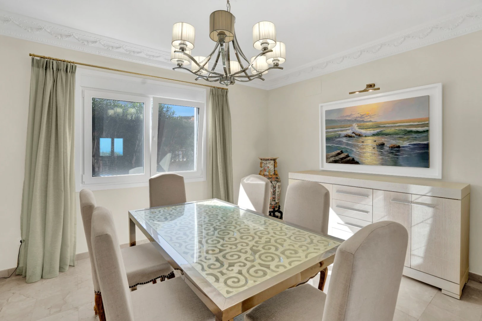 Villa exclusiva con vistas abiertas al mar, la montaña y el castillo de Dénia