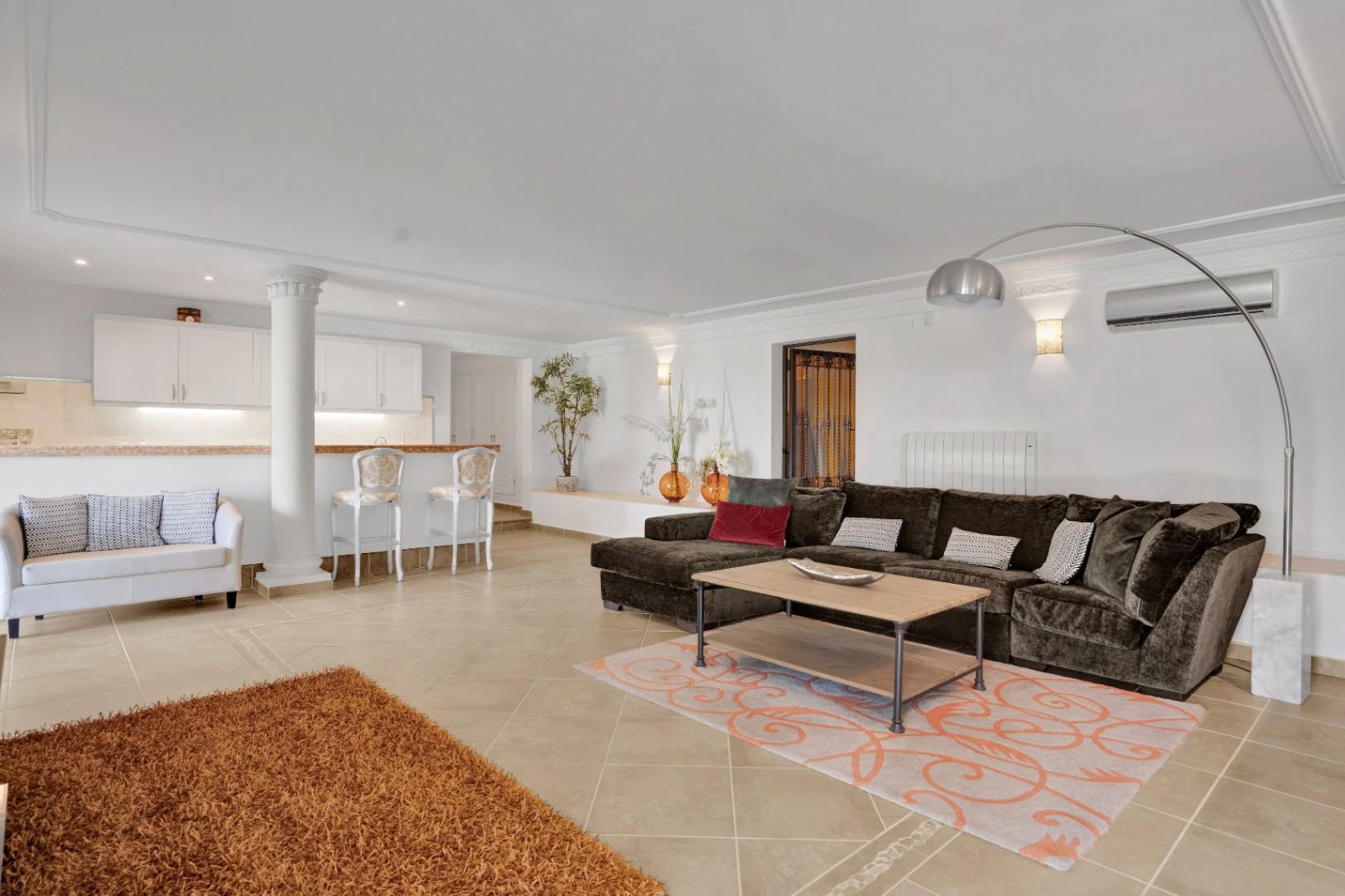 Villa exclusiva con vistas abiertas al mar, la montaña y el castillo de Dénia