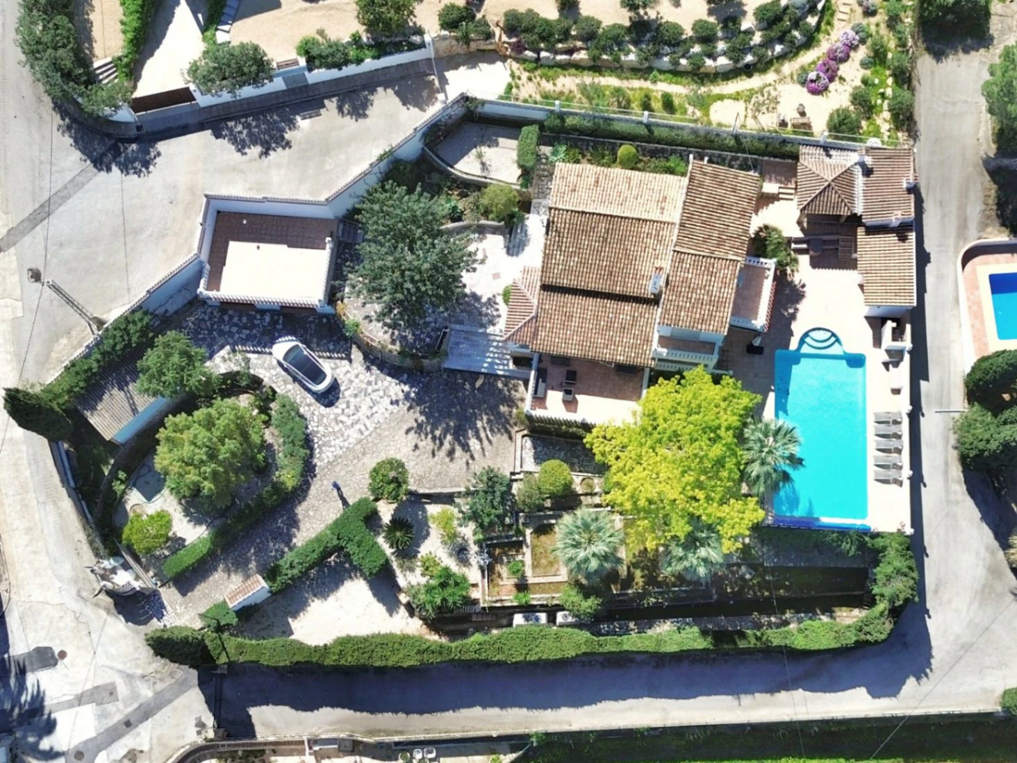 Villa con apartamento de invitados y vistas al mar en Dénia