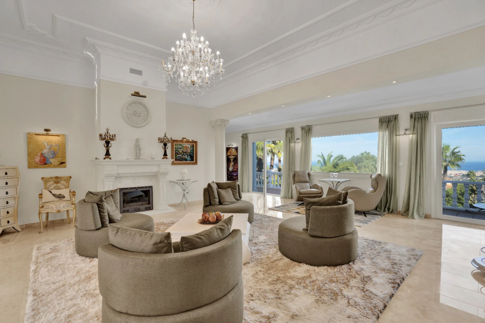 Villa exclusiva con vistas abiertas al mar, la montaña y el castillo de Dénia