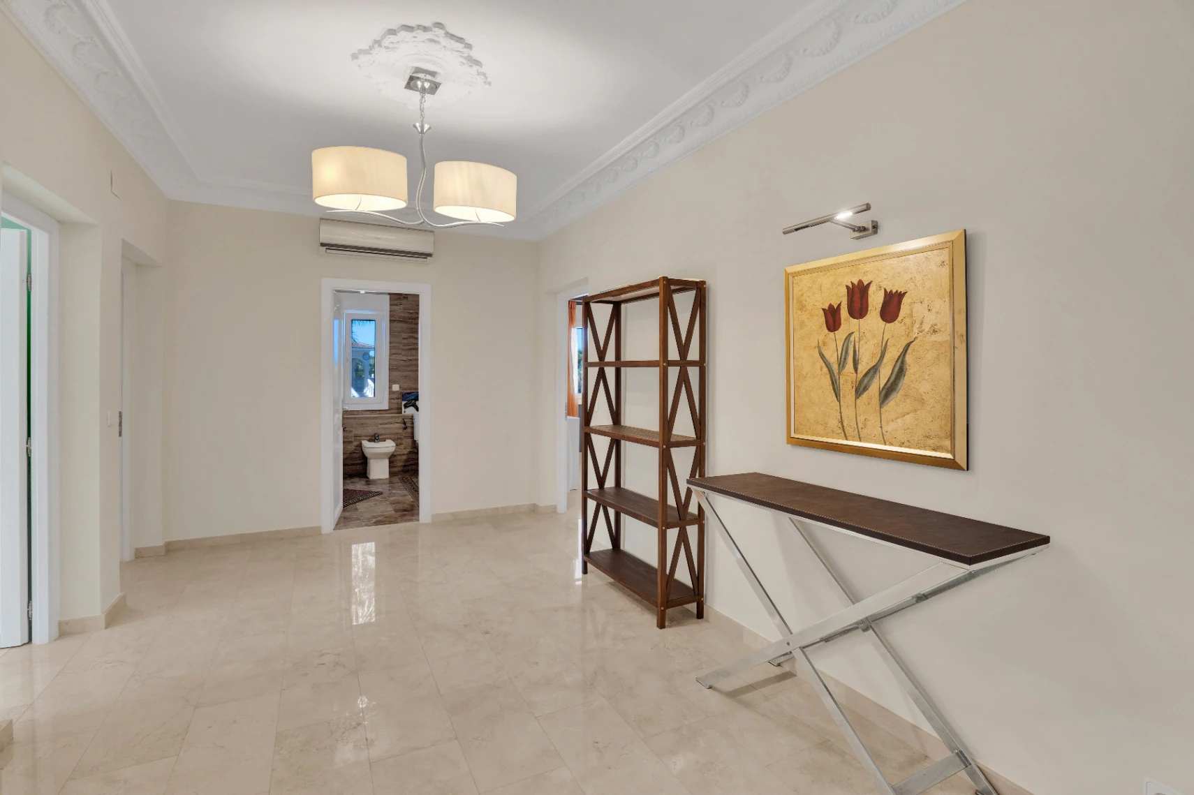 Villa exclusiva con vistas abiertas al mar, la montaña y el castillo de Dénia
