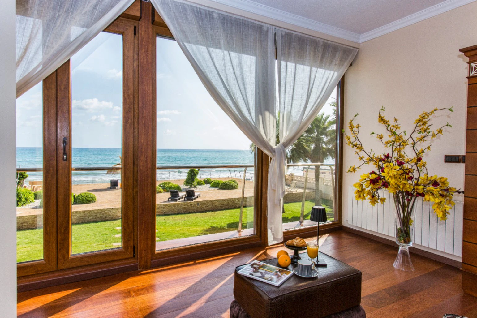 Espectacular casa en primera línea de playa – Un paraíso frente al mar