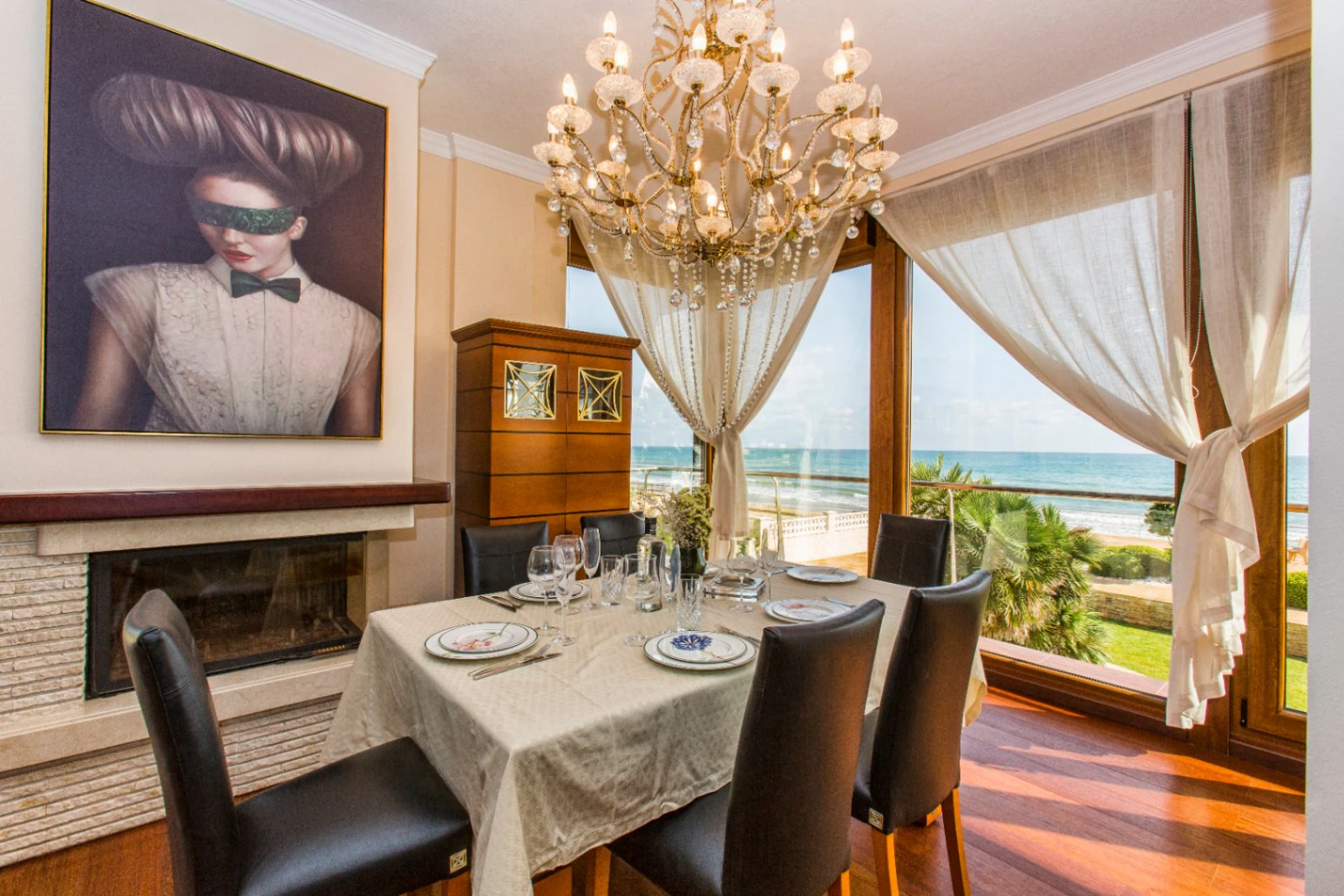Espectacular casa en primera línea de playa – Un paraíso frente al mar