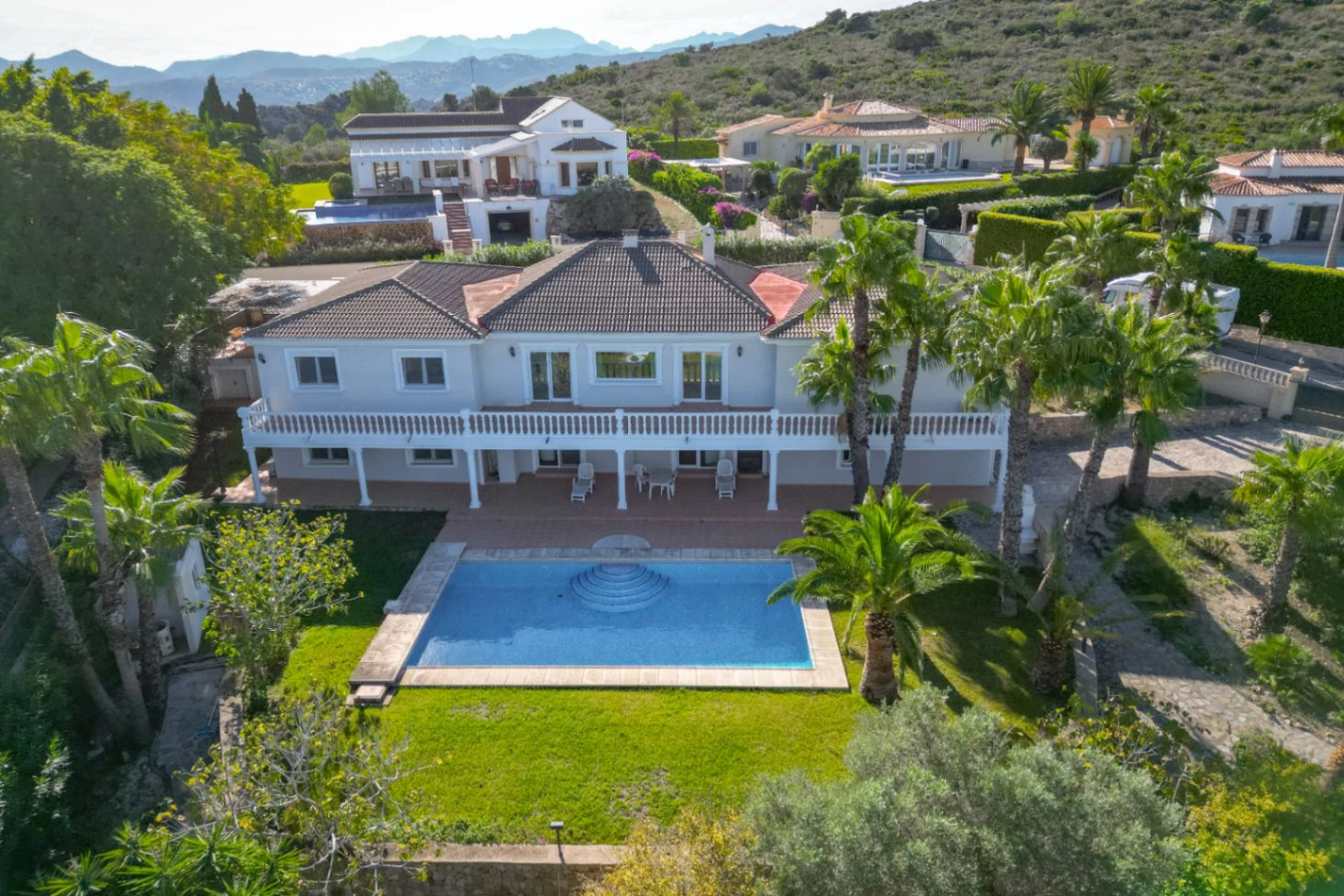Villa exclusiva con vistas abiertas al mar, la montaña y el castillo de Dénia