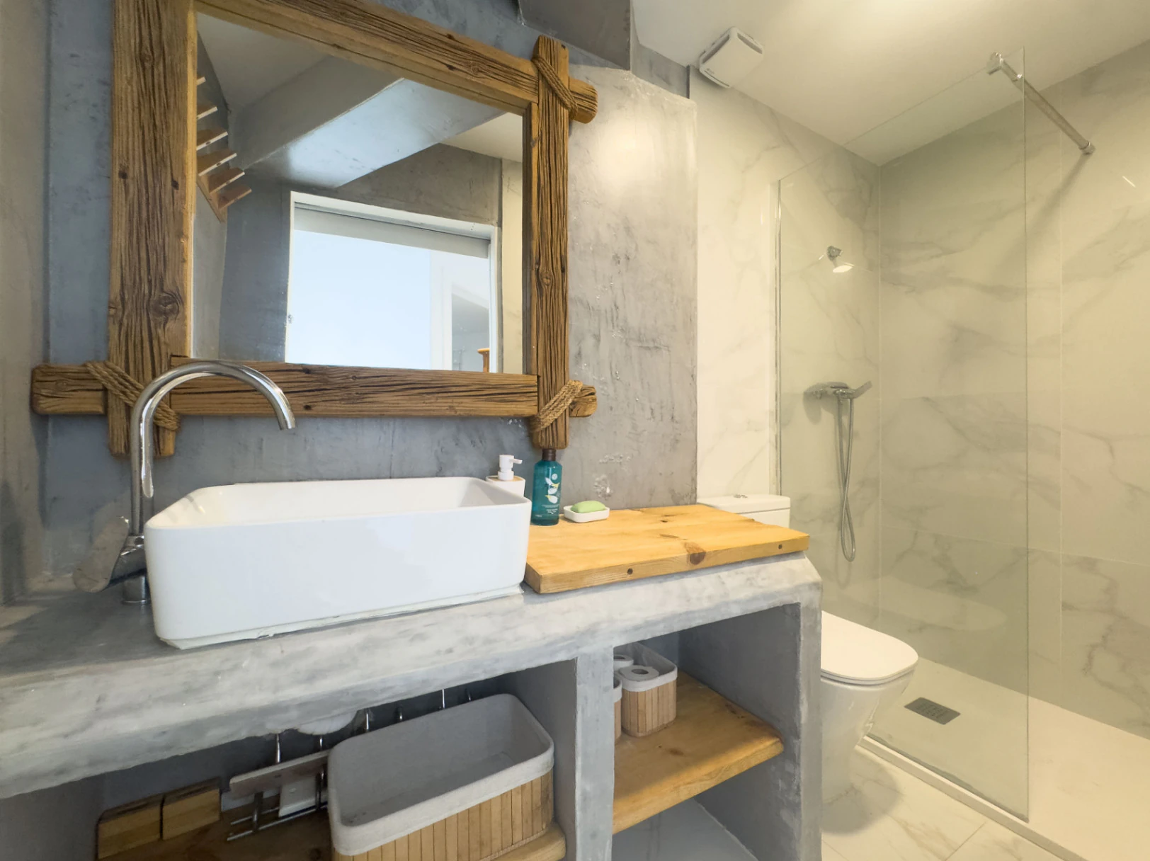 Chalet estilo moderno en venta en Denia con 5 dormitorios y piscina privada