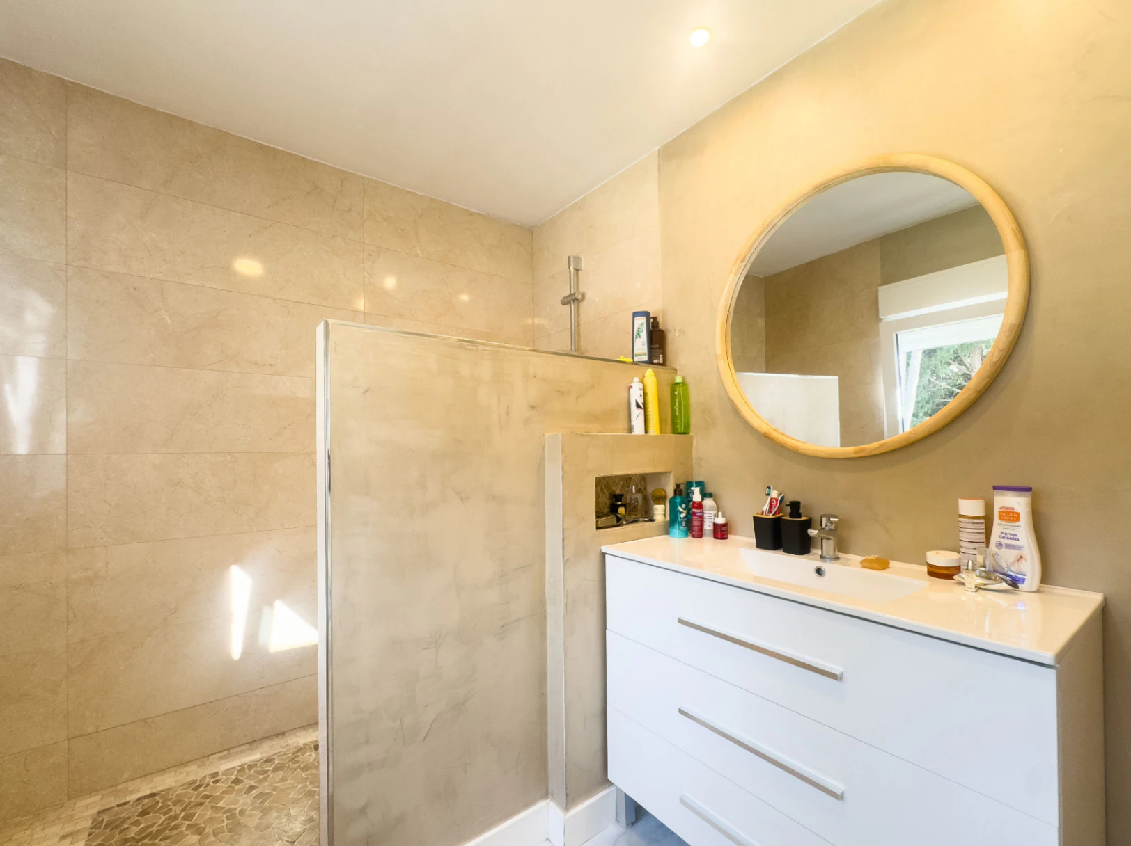 Chalet estilo moderno en venta en Denia con 5 dormitorios y piscina privada
