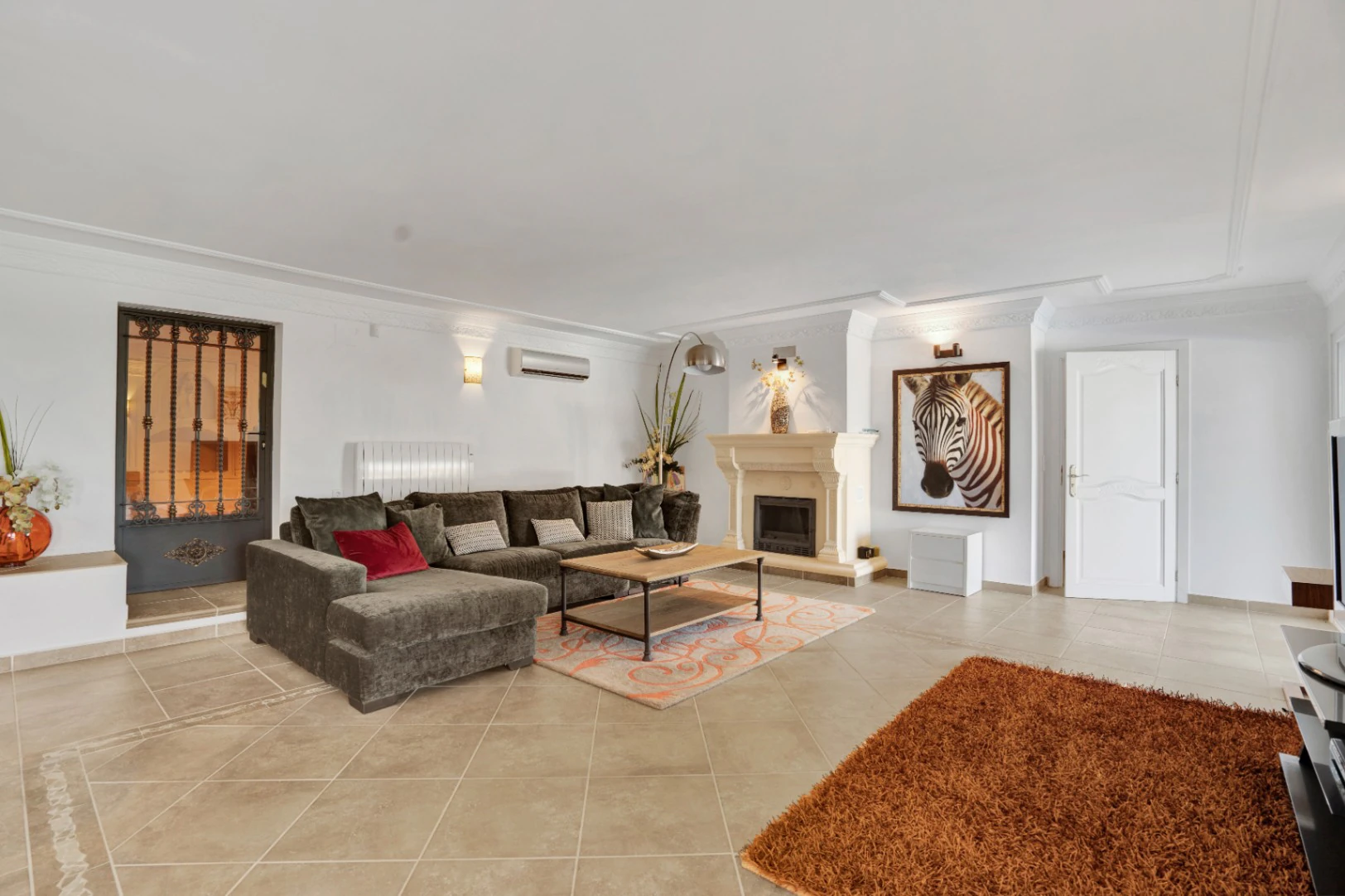 Villa exclusiva con vistas abiertas al mar, la montaña y el castillo de Dénia